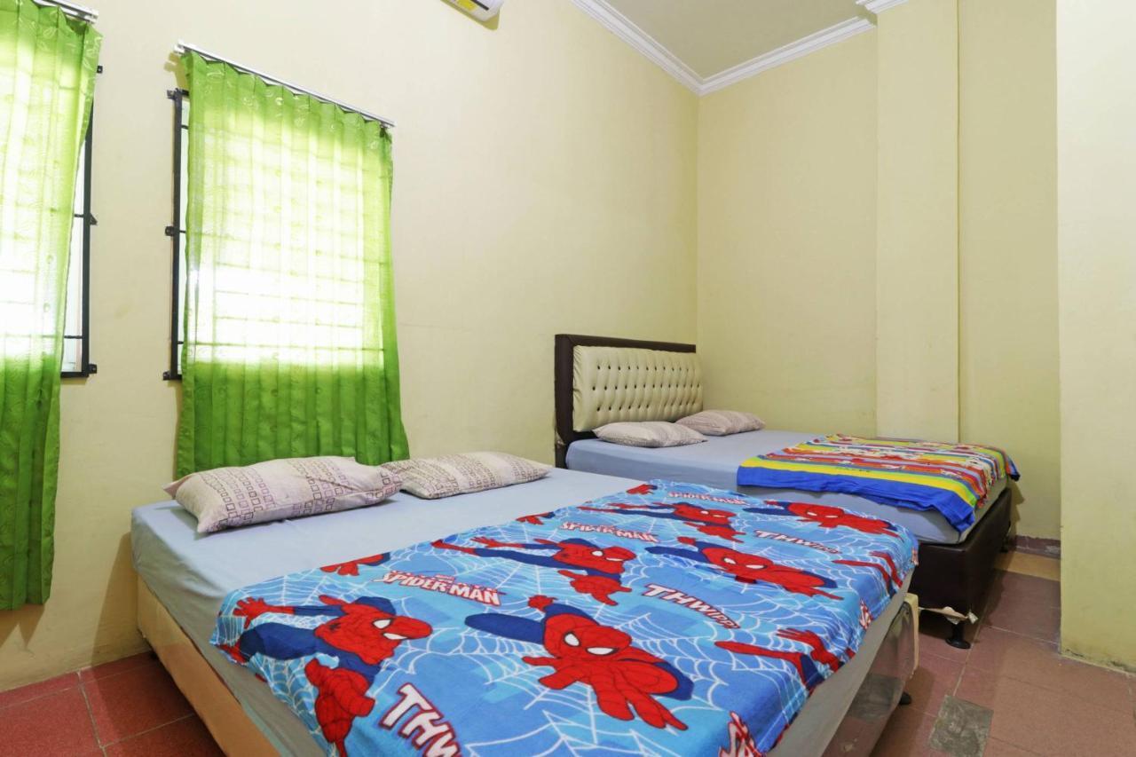 Отель Wisma Cempaka 2 Syariah Parit  Экстерьер фото